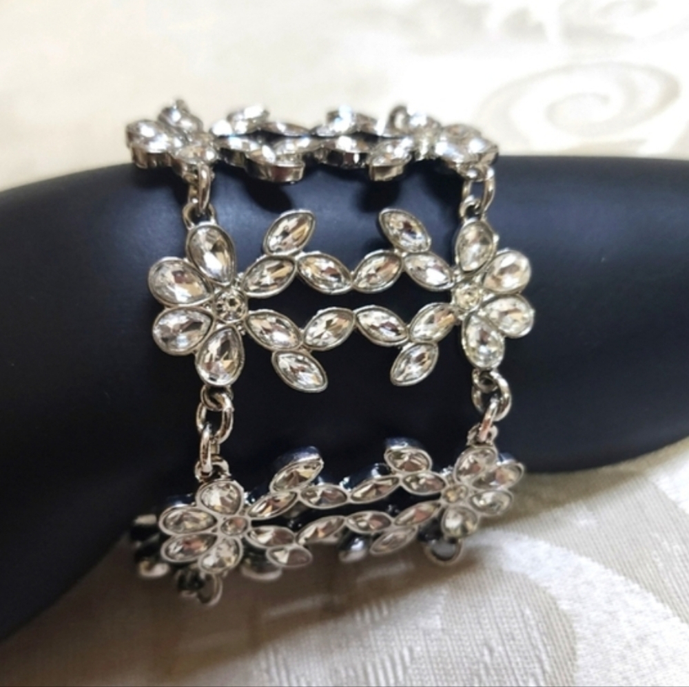 VINTAGE 1970s Wide Silver Tone CRYSTAL Bracelet Floral Filigree Statement Glam